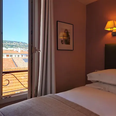 De Provence 3*