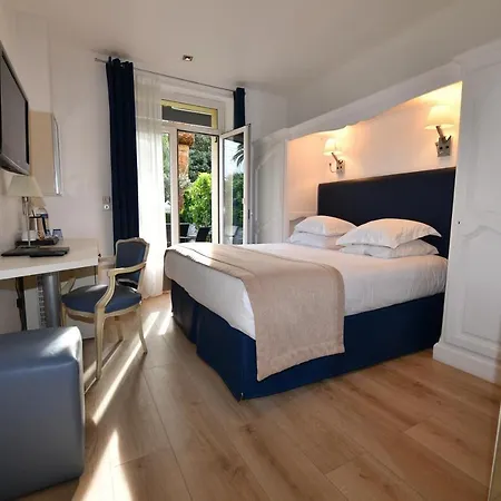 Hotel De Provence 3*